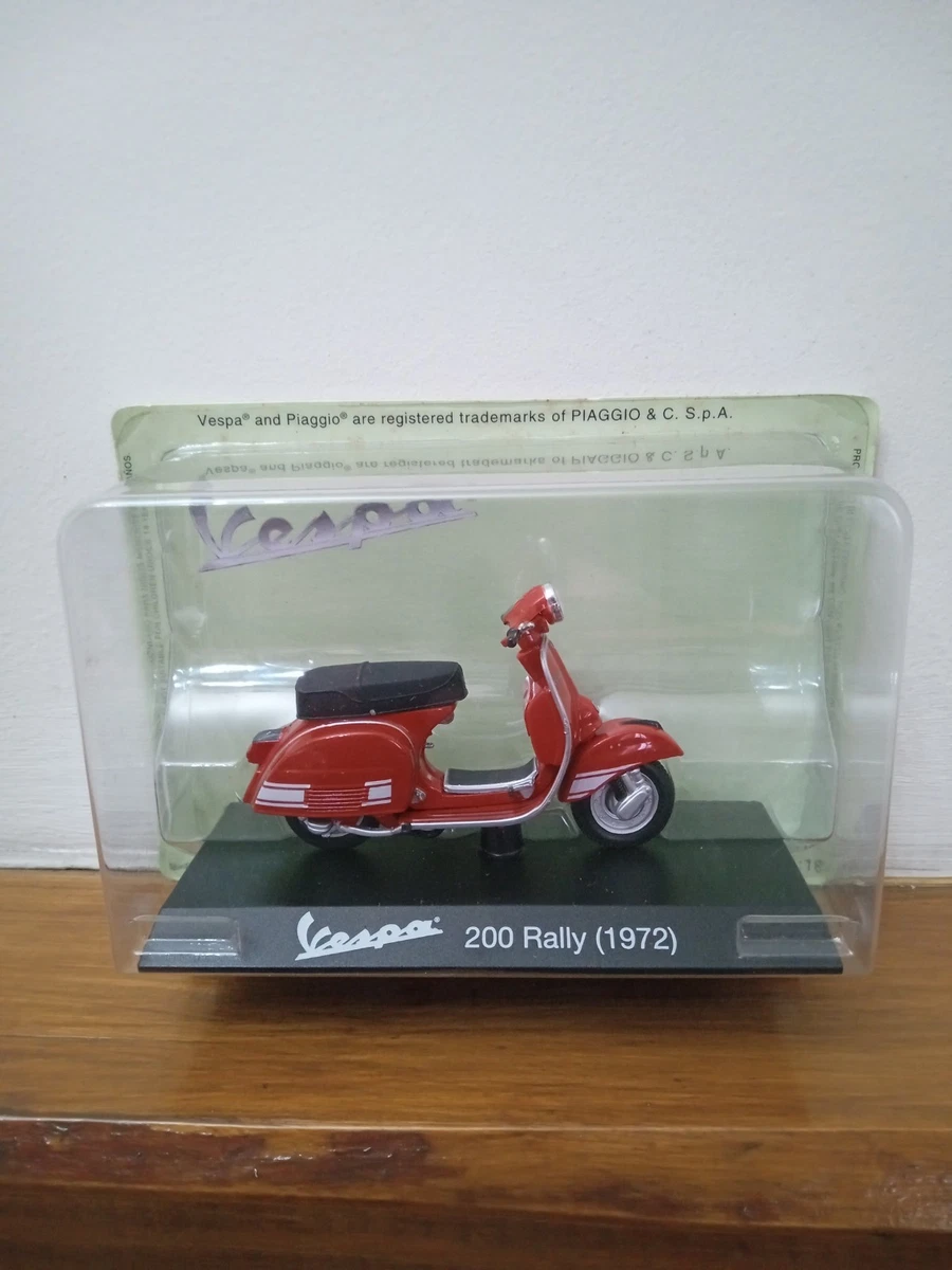 Set Di 2 Monopattini Da Collezione 1/18 Compatibili Con Piaggio Vespa