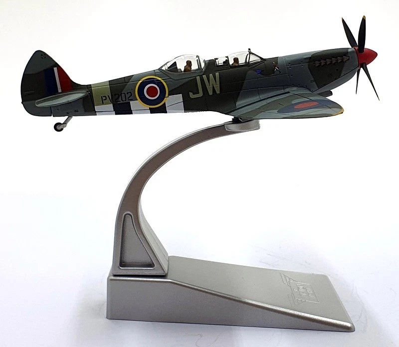 Corgi 1/72 Scale AA29204 - Supermarine Spitfire T.9 PV202/'JW' (G-CCCA) - Image 4 of 4