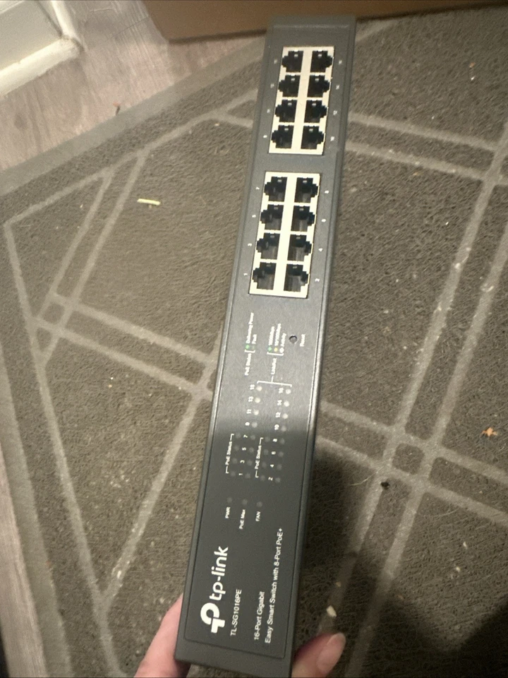 TP-LINK 16-Port Gigabit Easy Smart PoE Switch with 8-Port PoE+ - Image 2 of 2