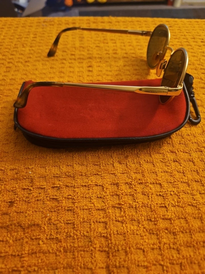 Gafas de sol vintage Bvlgari 601 106 135 marco dorado negro hecho en Italia con estuche Foto 4 de 4