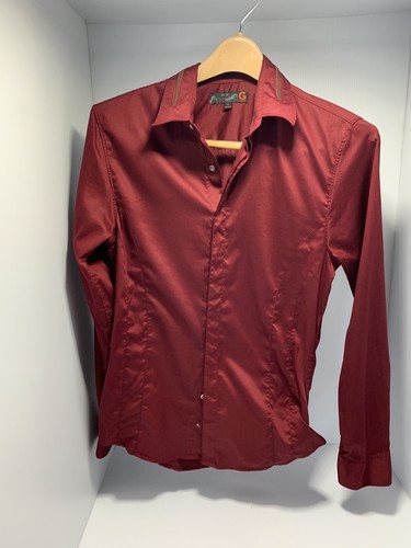 guess burgundy shirt