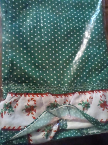 Candy Cane Ruffled Valance and Tiers 3-Piece Curtain Set 24" Tiers - Picture 5 of 6