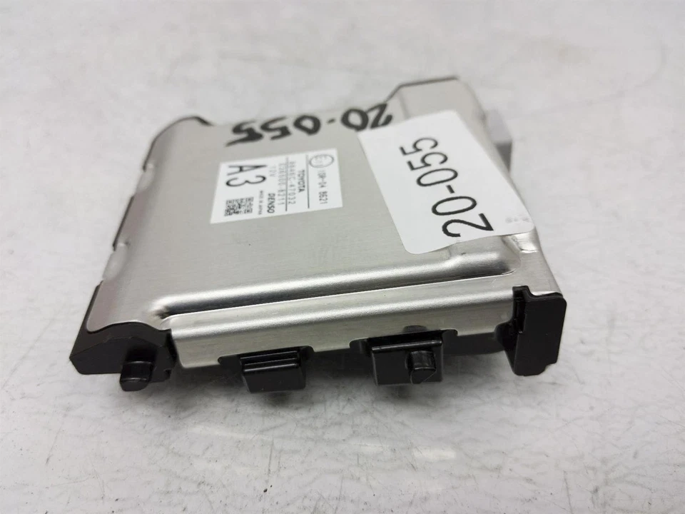 2018 2019 Toyota Prius Prime Front Monocular Camera 8646C-47032 - Image 4 of 4