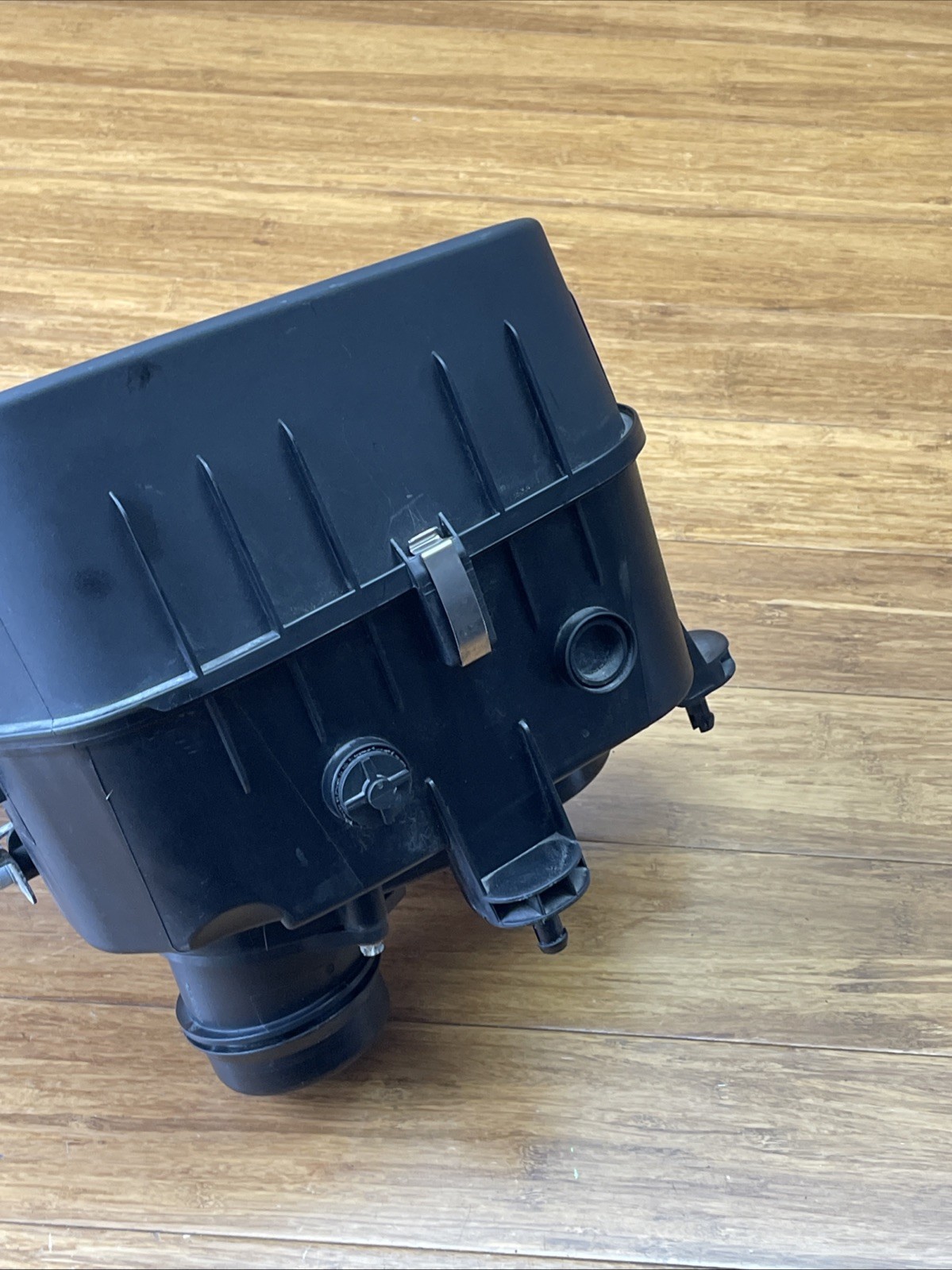 Maserati Levante 2017-2022 RIGHT Air filter box