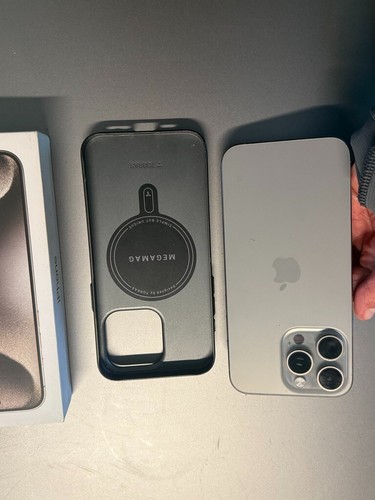 Apple iPhone 15 Pro Max 256GB - naturalny tytan - odblokowany - Zdjęcie 3 z 13