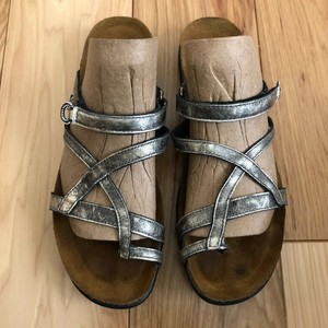 naot toe loop sandals