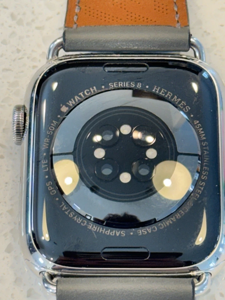 Apple Watch Series 8 Hermès 45 mm Stainless Steel GPS – Authentic Hermès Leather - Image 4 of 4
