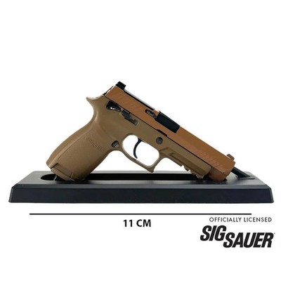 GOAM17-TAN SIG SAUER M17 1:2.05 SCALE MODEL PISTOL: TAN