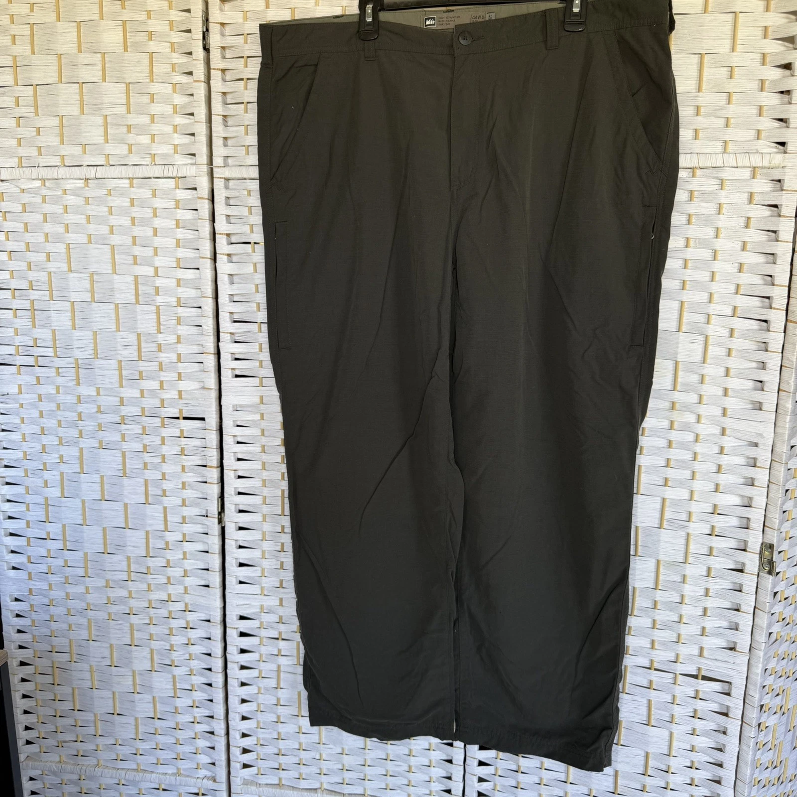 REI Co-op Pants Men’s Gray Hiking Travel 44x30L Lightweight Nylon Lightweight