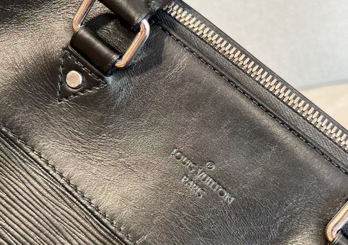 Louis Vuitton Porte-Documents Voyage PM in Epi Leather | eBay
