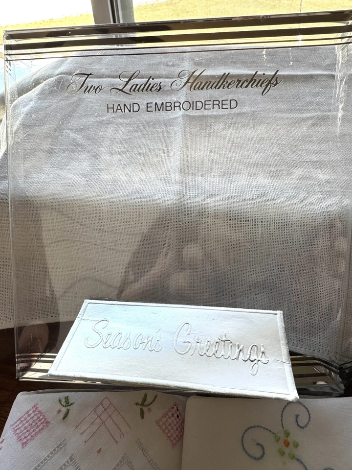 Juego De Colección 2 Pañuelos Bordados Original Lámina Plateada Caja Etiqueta Nuevo De Lote Antiguo Foto 3 de 4