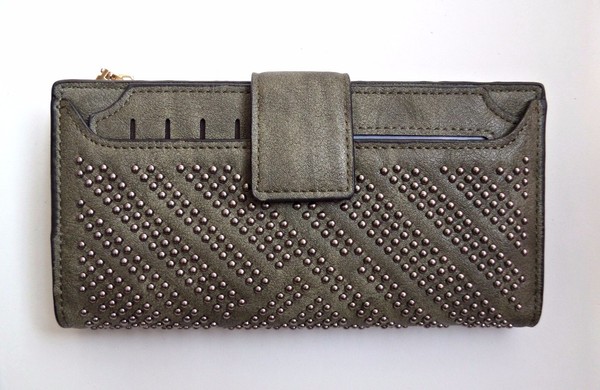 Cartera Verde con tachuelas - Green Wallet with studs