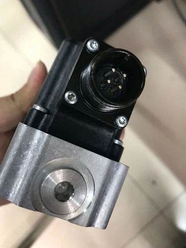 1PC New DANFOSS MCV116A3201 Proportional Control Valve Expedited Shipping - Picture 2 of 5