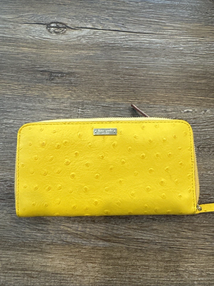 Billetera de cuero vintage Kate Spade cremallera alrededor tarjetero amarillo avestruz (8x4,25) Foto 3 de 4