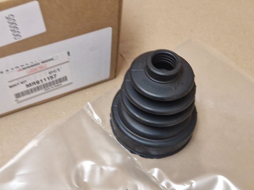 Mitsubishi Space Star 1998-2004 1.3 1.6 CV Joint Boot Set MR911157 Genuine NEW - Picture 5 of 9