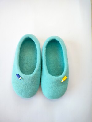 Felted slippers for kids