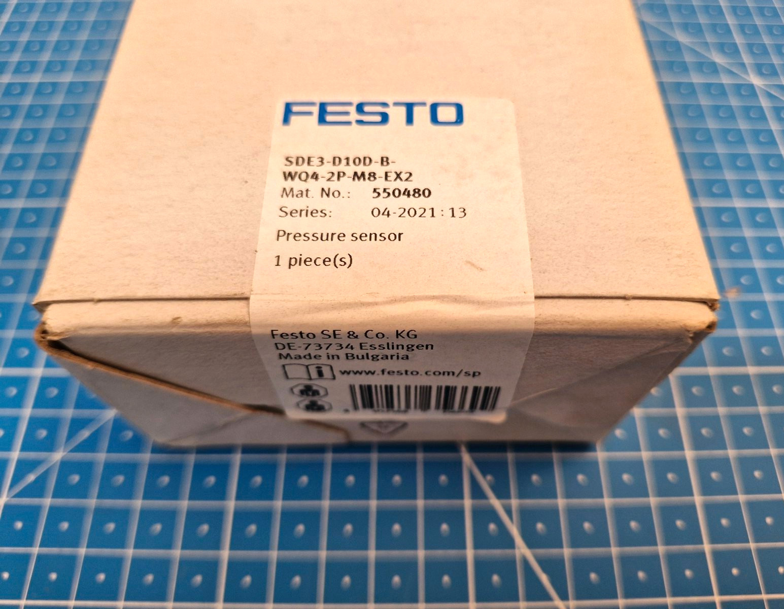 Festo 550480 SDE3-D10D-B-WQ4-2P-M8-EX2 Pressure Sensor 0-10 Bar New + Original Packaging