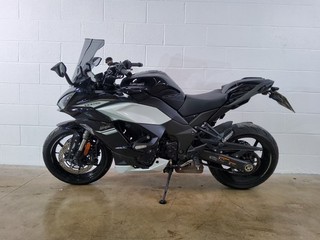 Lot#68766 2022 Kawasaki Z1000sx SPARES/REPAIR (NON STRUCTURAL)