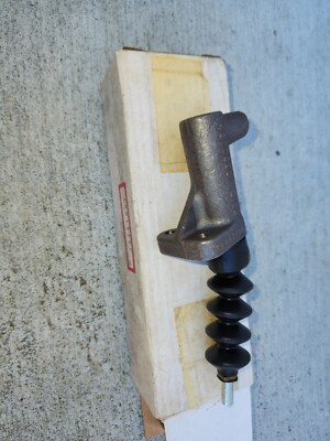 NOS Crown Automotive J3241867 Clutch Slave Cylinder for CJ5 CJ7