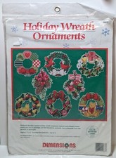 1992 Dimensions PlasticPoint Needlepoint 8 Holiday Wreath Ornaments Kit 9083 NEW