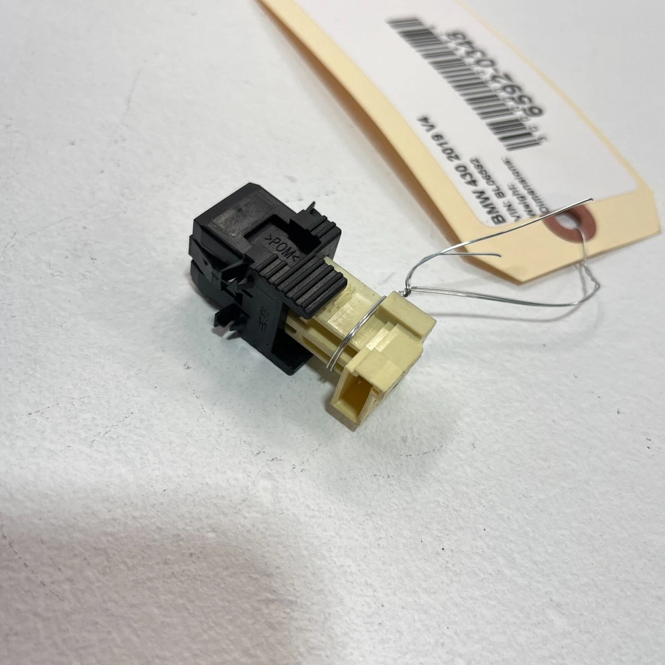 2017-2020 BMW 430i xDrive Brake Pedal Stop Lamp Light Sensor Switch OEM - Image 4 of 4