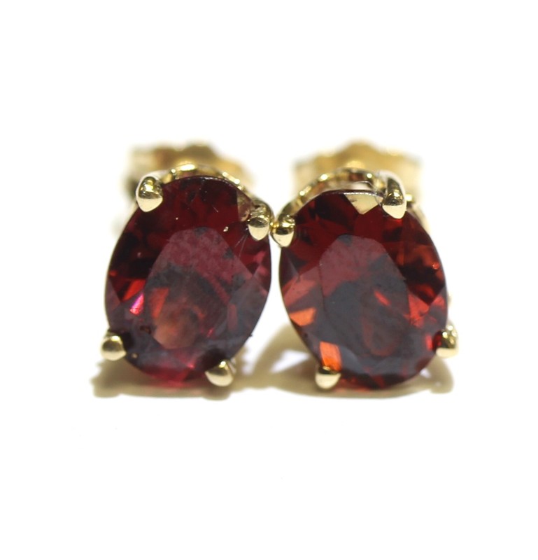 14k rose gold oval red Garnet gemstone stud earrings 1.6g January birthstone
