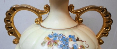 Antique ROYAL RUDOLSTADT VASE - FLOWERS & BERRIES 2 Gold Handles Hand Painted RW - Picture 2 of 10