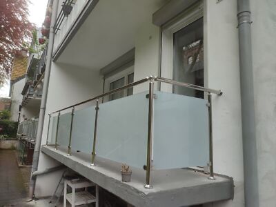 Balkongeländer Edelstahl mit VSG Glas Balkon