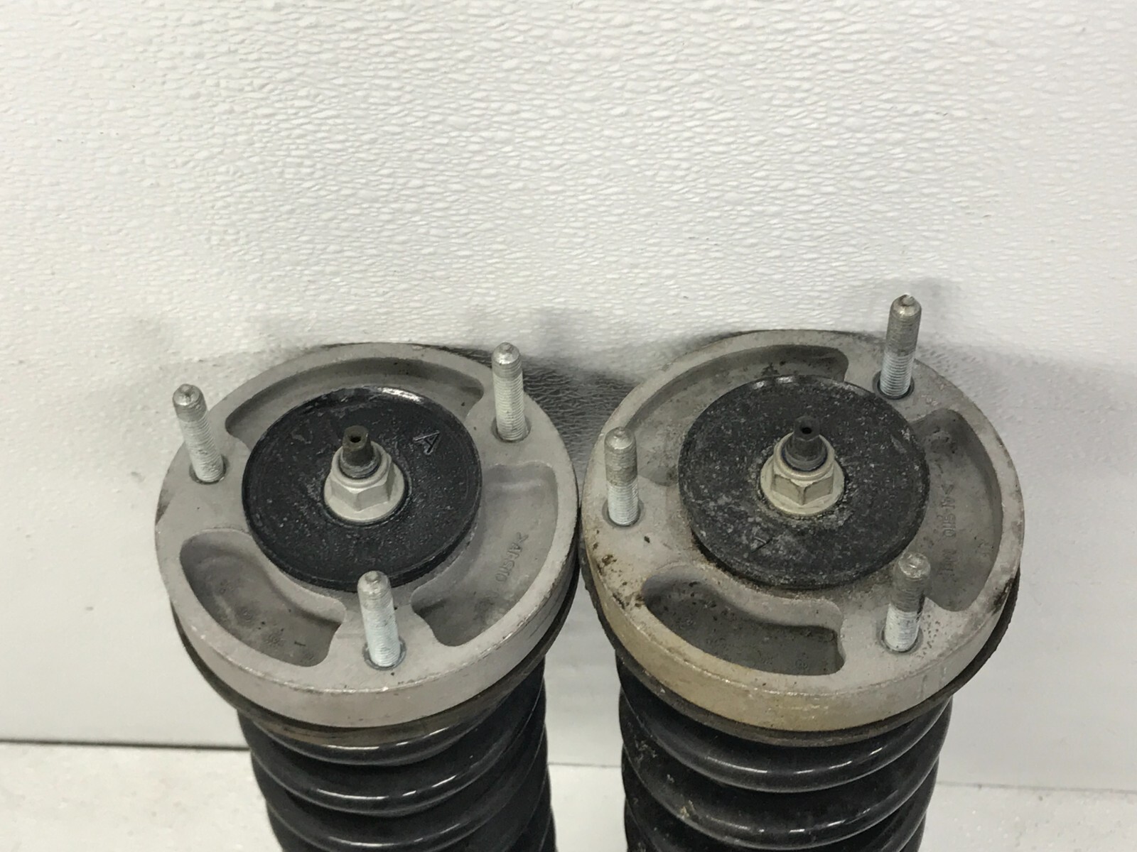 Rear Spring and Shock Absorber Strut 6G33-18080-AH Aston Martin V8 Vantage 06-12