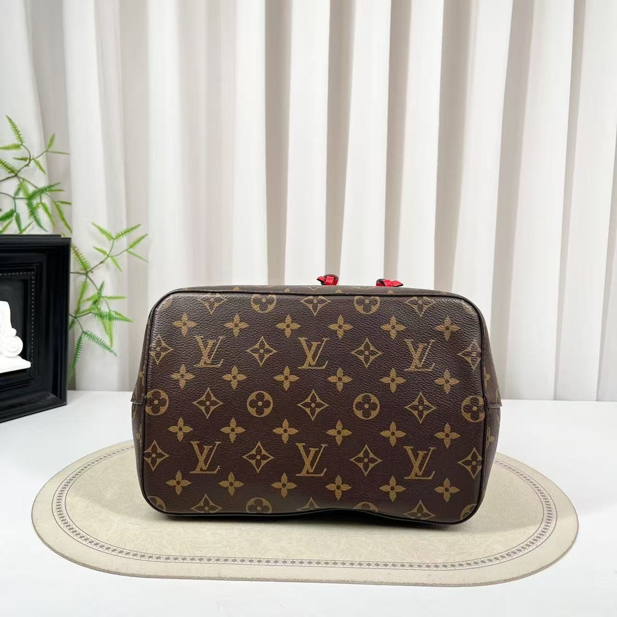 Louis Vuitton Neonoe MM Bucket Bag Monogram Red Leather Gold