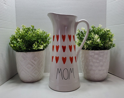 Rae Dunn '' MOM '' Watercolor Heart Pitcher Vase   New