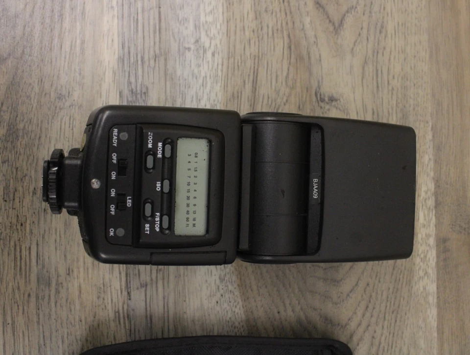 Polaroid PL160DC Studio Series Power Zoom DSLR AF DUA Flash for Canon - Image 2 of 2