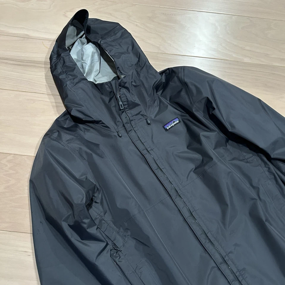 Patagonia Torrentshell Jacket Gray Long Sleeve Men’s Medium - Image 2 of 4