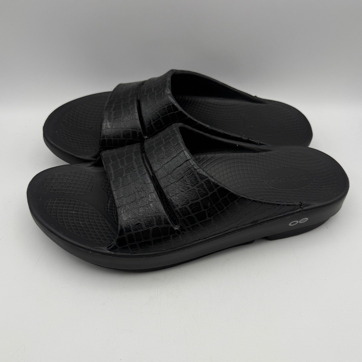 OOFOS OOahh Luxe Slide Sandals Unisex M9 W11 Black Croc 