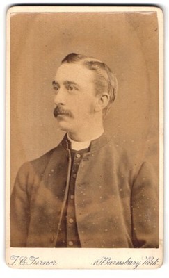 Photograph T. C. Turner & Compy., London-N, 10, Barnsbury Park, Portrait Fashion 