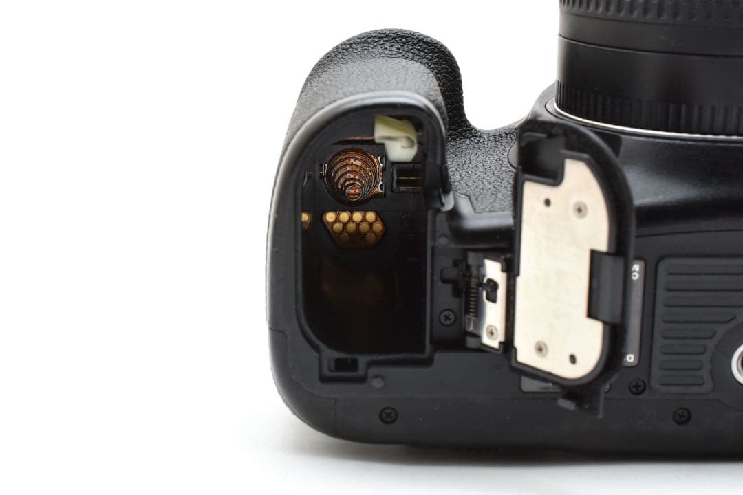 Canon EOS 7D Mark II Digital SLR Camera with EF-S 35-80mm Lens