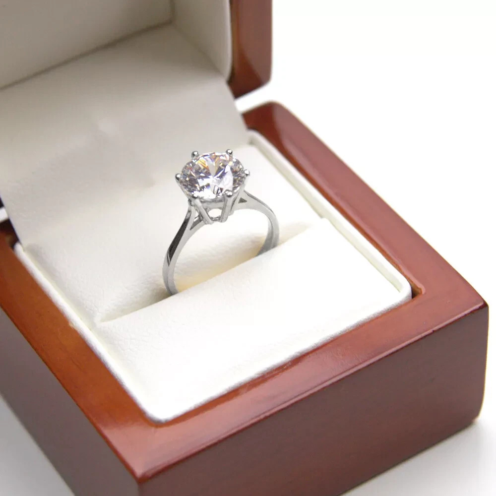 Anillo de compromiso solitario moissanita de 2 quilates chapado en oro blanco de 9 quilates único