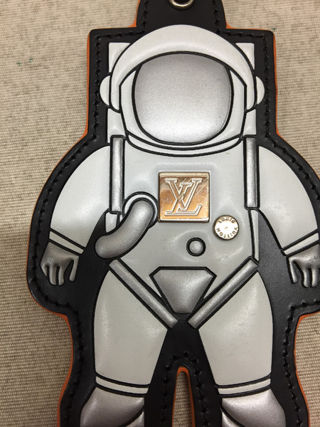 LOUIS VUITTON MP2212 astronaut Portocre Mascot Spaceman Key LOUIS VUITTON MP2212 astronaut Portocre Mascot Spaceman Key