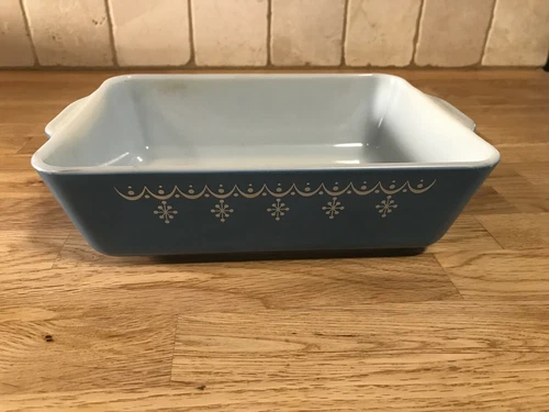 Vintage Pyrex Blue Snowflake #0503 1 ½ Quart Casserole Dish
