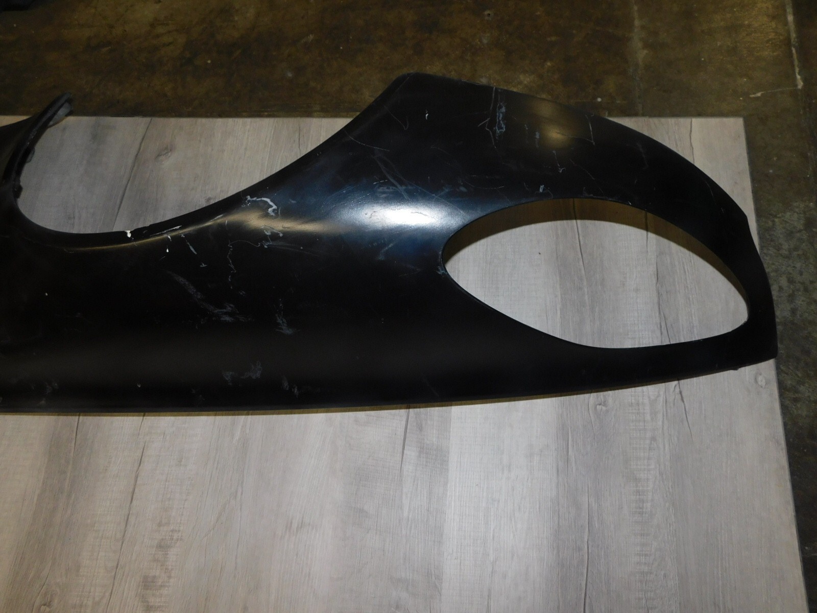 06-17 ASTON MARTIN VANTAGE (BLACK) LEFT FENDER OEM# 6G33-16006