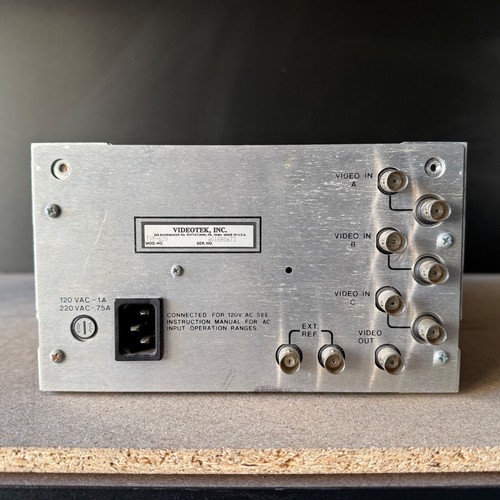 Videotek TVM-620 Waveform Monitor Vectorscope Powers On - Picture 7 of 20