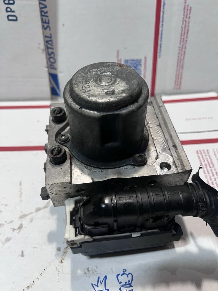 57110-TE1-A82 2011 HONDA ACUERDO CUPÉ 3,5 L MT VSA ANTIBLOQUEO BOMBA ABS MODULADOR Foto 3 de 4