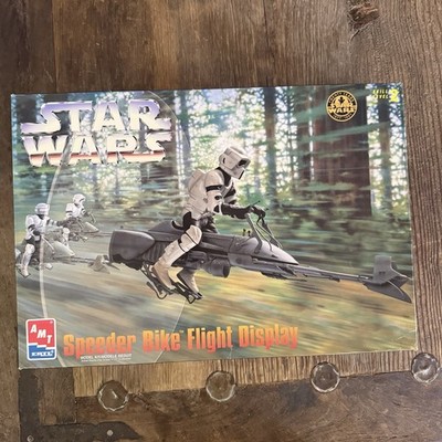 AMT ERTL Star Wars Speeder Bike Flight Display Model Kit