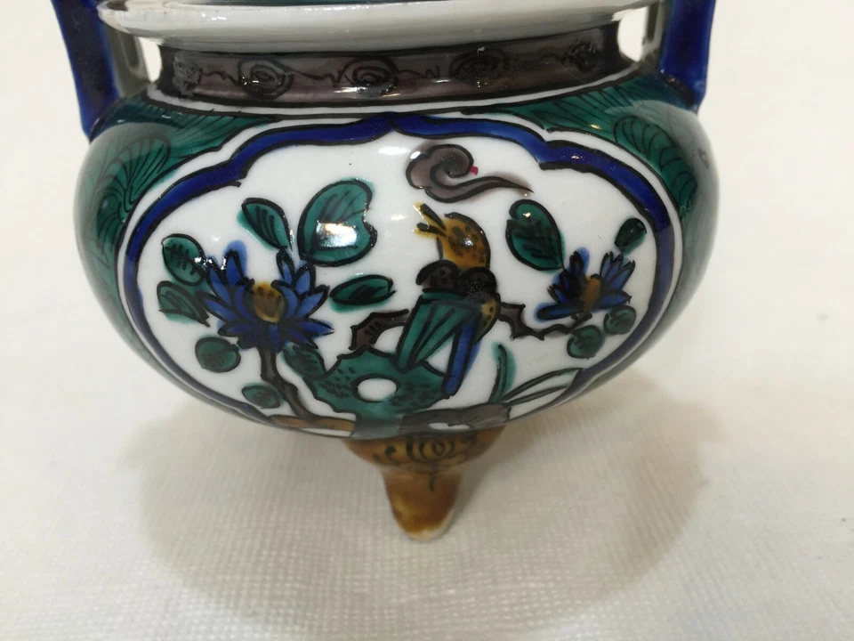 Quemador de incienso redondo japonés de porcelana Fuku con mango de perro Fu, 5" de alto, 4 1/4" con Foto 3 de 4