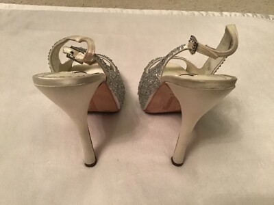 Chaussures Femme Benjamin Adams En Soie Ivoire - Pointure 8.5 US - Talons Hauts - Occasion