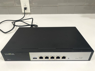 LUXUL Epic 4 ABR-4500, Gigabit Router W/Rear Ports Tested and Working