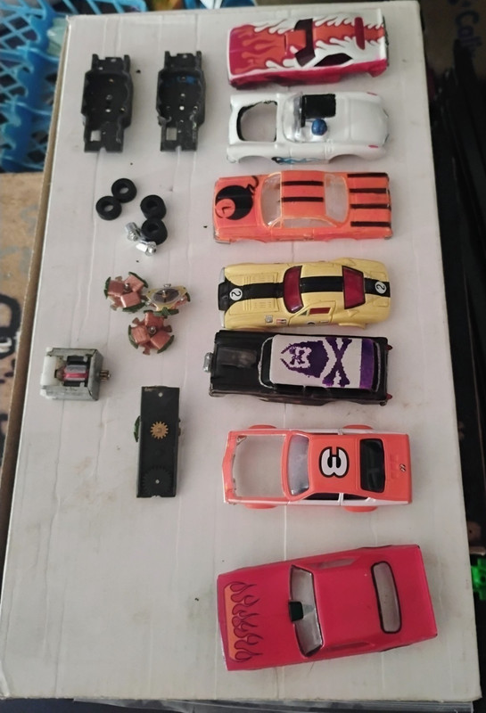 HO Scale Slot Car Bodies,, Wheels & Parts... graveyard Lot - Mixed Designs