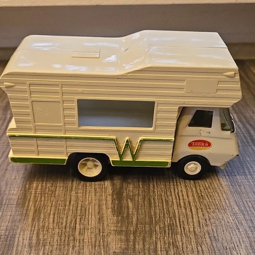 Tonka Winnebago Motorhome Camper Metal Toy White Green Vintage Diecast
