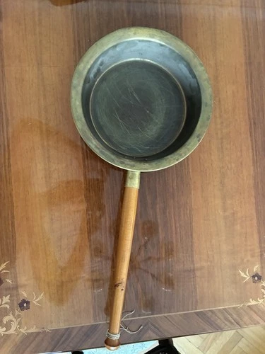 vintage frying pan Bronze