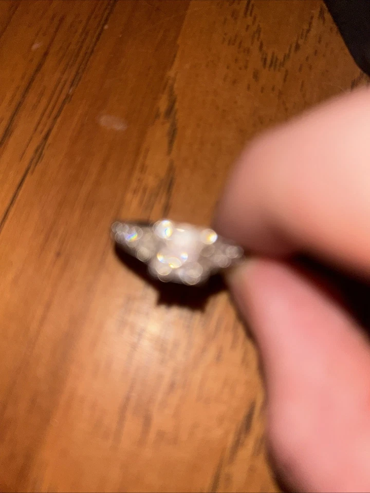 Anillo de oro 14K con detalles de diamantes múltiples, se enviará gratis. Foto 4 de 4